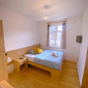 Bed & Breakfast Mandarin, Londra